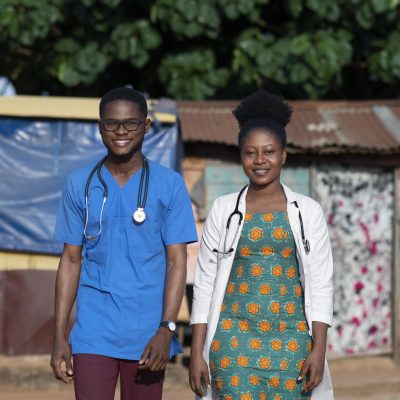 africa-humanitarian-aid-doctor-taking-care-patient africa-humanitarian-aid-doctor-taking-care-patient